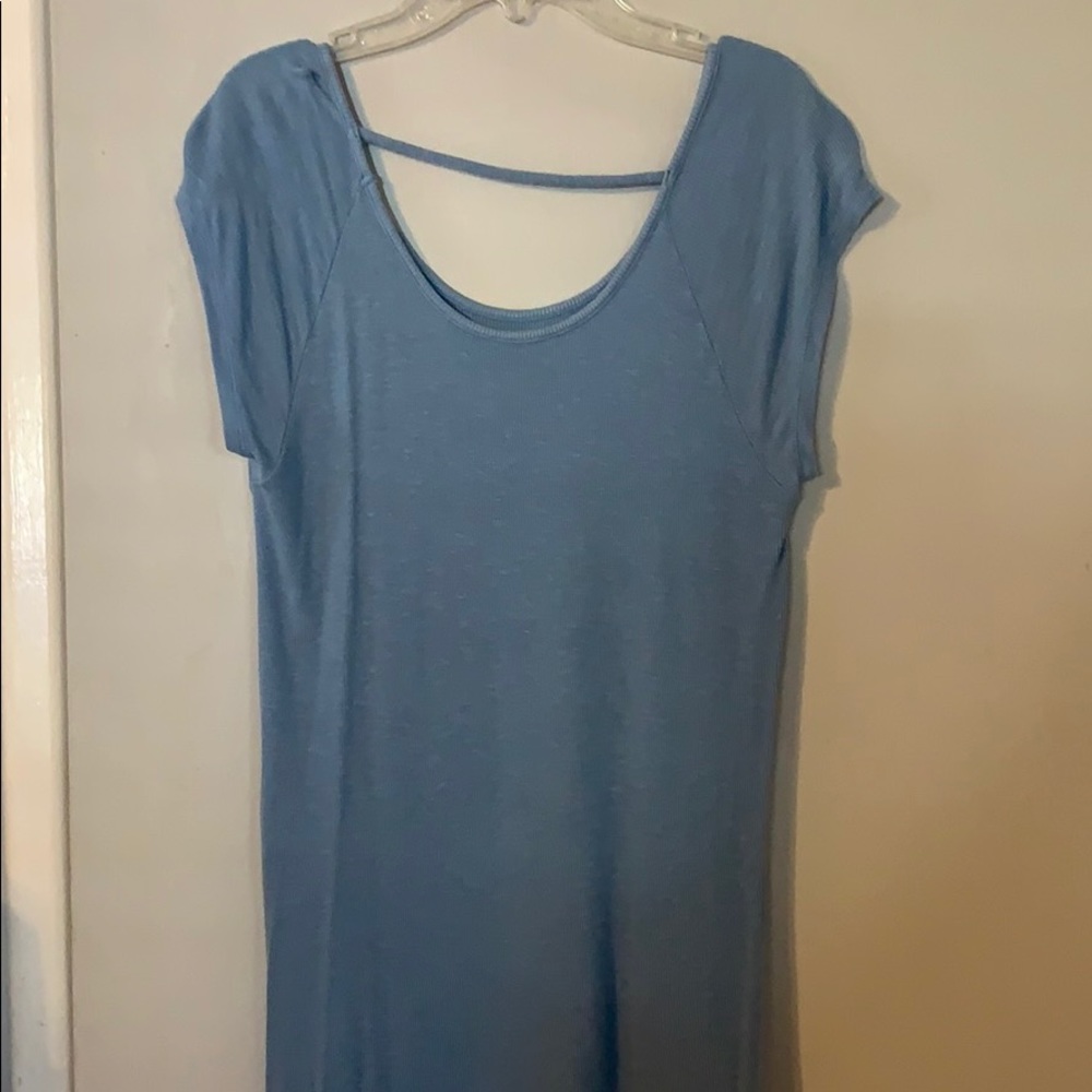Light blue top - Picture 3 of 3